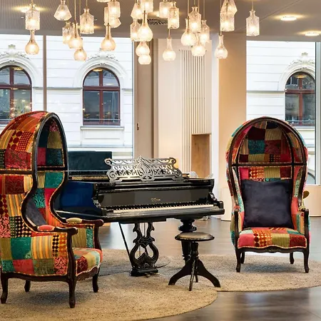 Готель Elaya Center 4*