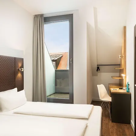 Готель Elaya Center 4*