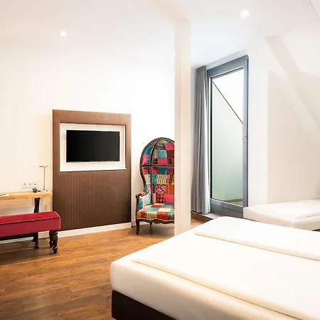 Готель Elaya Center 4*