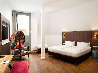 Elaya Center Готель 4*